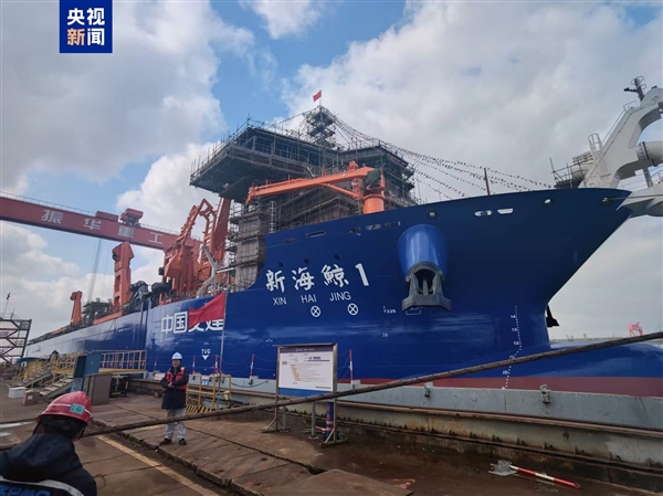 天顺平台注册:海上巨无霸!中国自研首艘分布式泵舱超大型自航耙吸挖泥船下水 数字人当安保